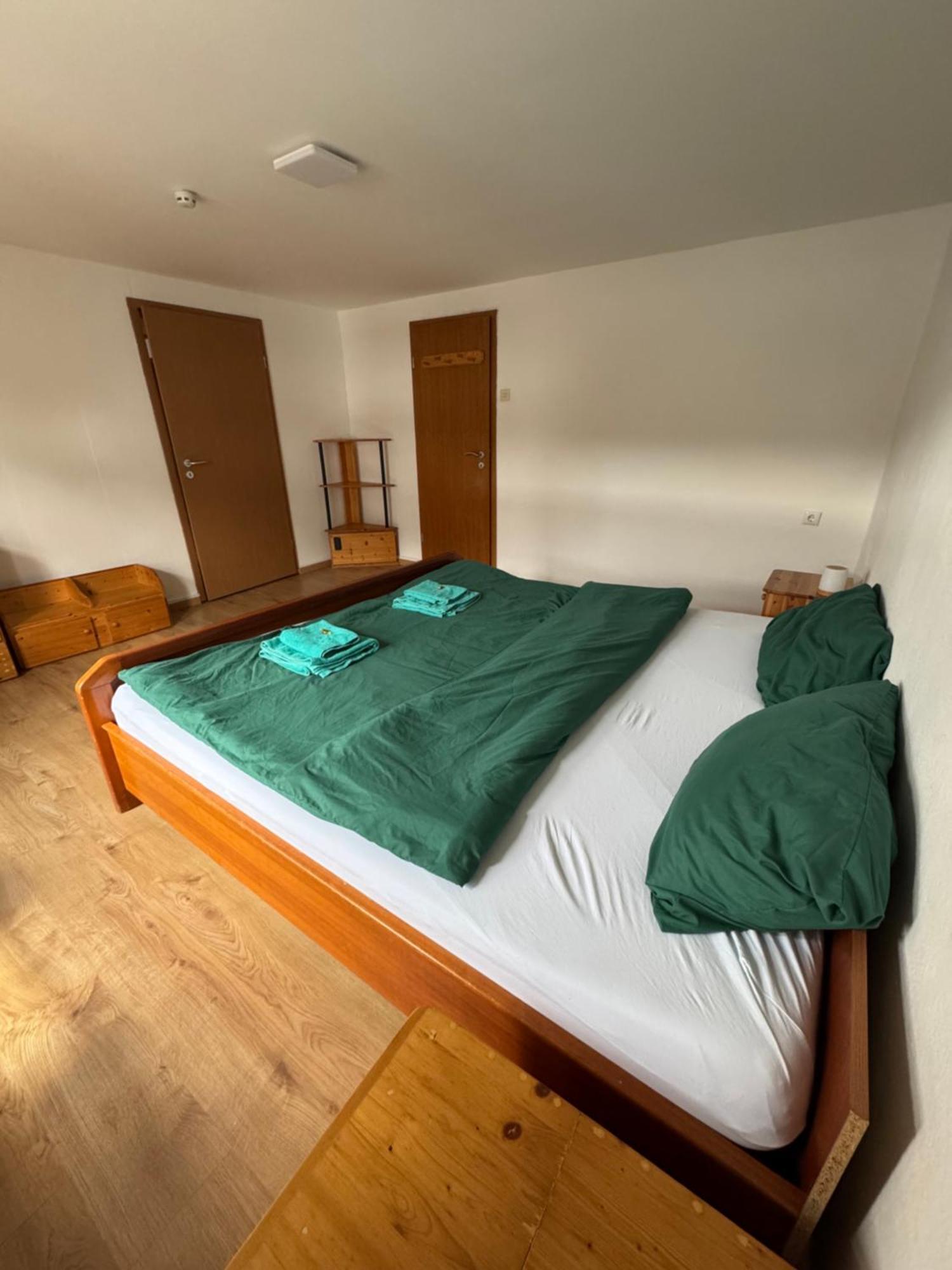 Moderne & Rustikale Monteurwohnung Im Zentrum 아이토르프 외부 사진